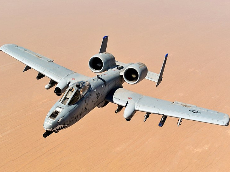 Mengenal A-10 Thunderbolt II: Jagoan Tua Penghancur Tank yang Tetap Pulang Meski Penuh Lubang Peluru